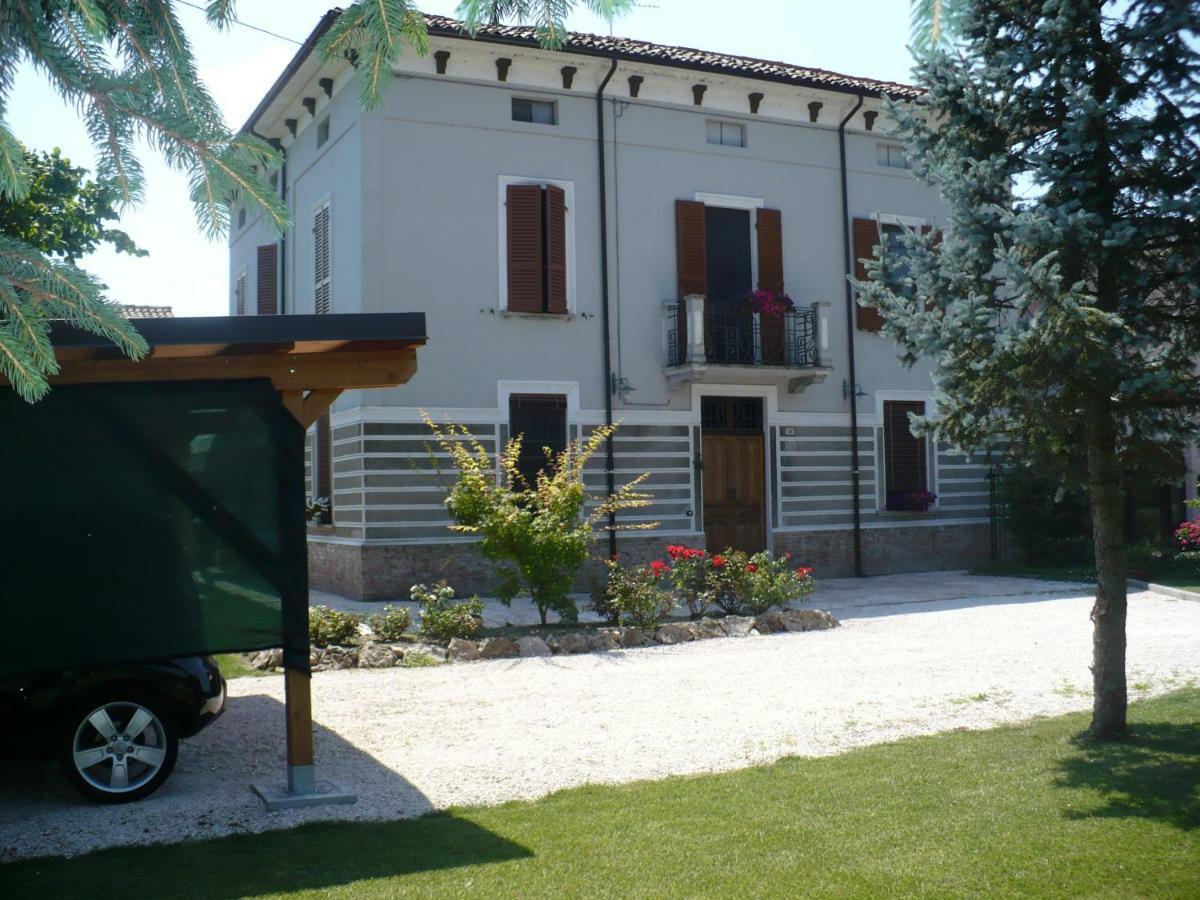 Bed and Breakfast L'Albero Della Gioia Villanova sull'Arda Экстерьер фото